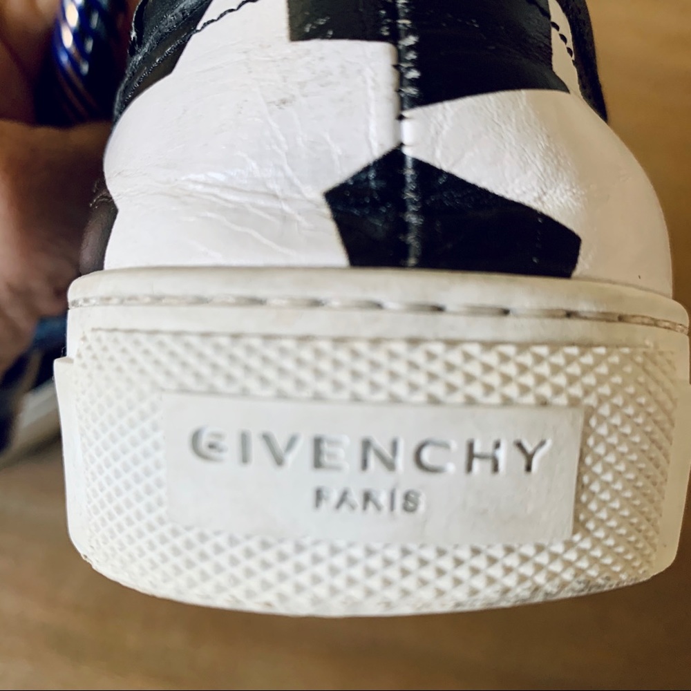 Givenchy Low Two-Tone Star Skate Sneakers - Picture 4 of 5